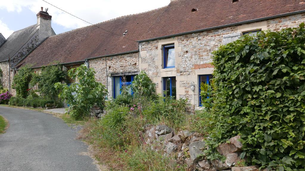 La Cage Aux Oiseaux La Lande-de-Goult Exterior foto