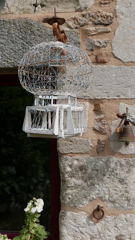 La Cage Aux Oiseaux La Lande-de-Goult Exterior foto