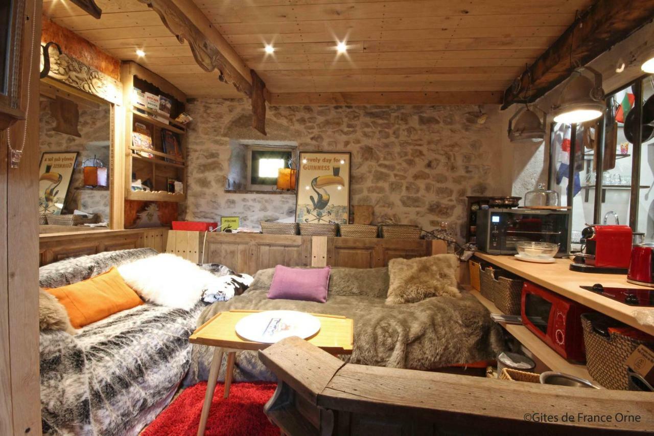 La Cage Aux Oiseaux La Lande-de-Goult Exterior foto